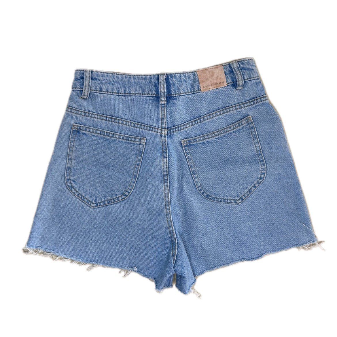 Zara Hosen: Zara Denim Shorts – Gebraucht aus St. Gallen von look-twice 4