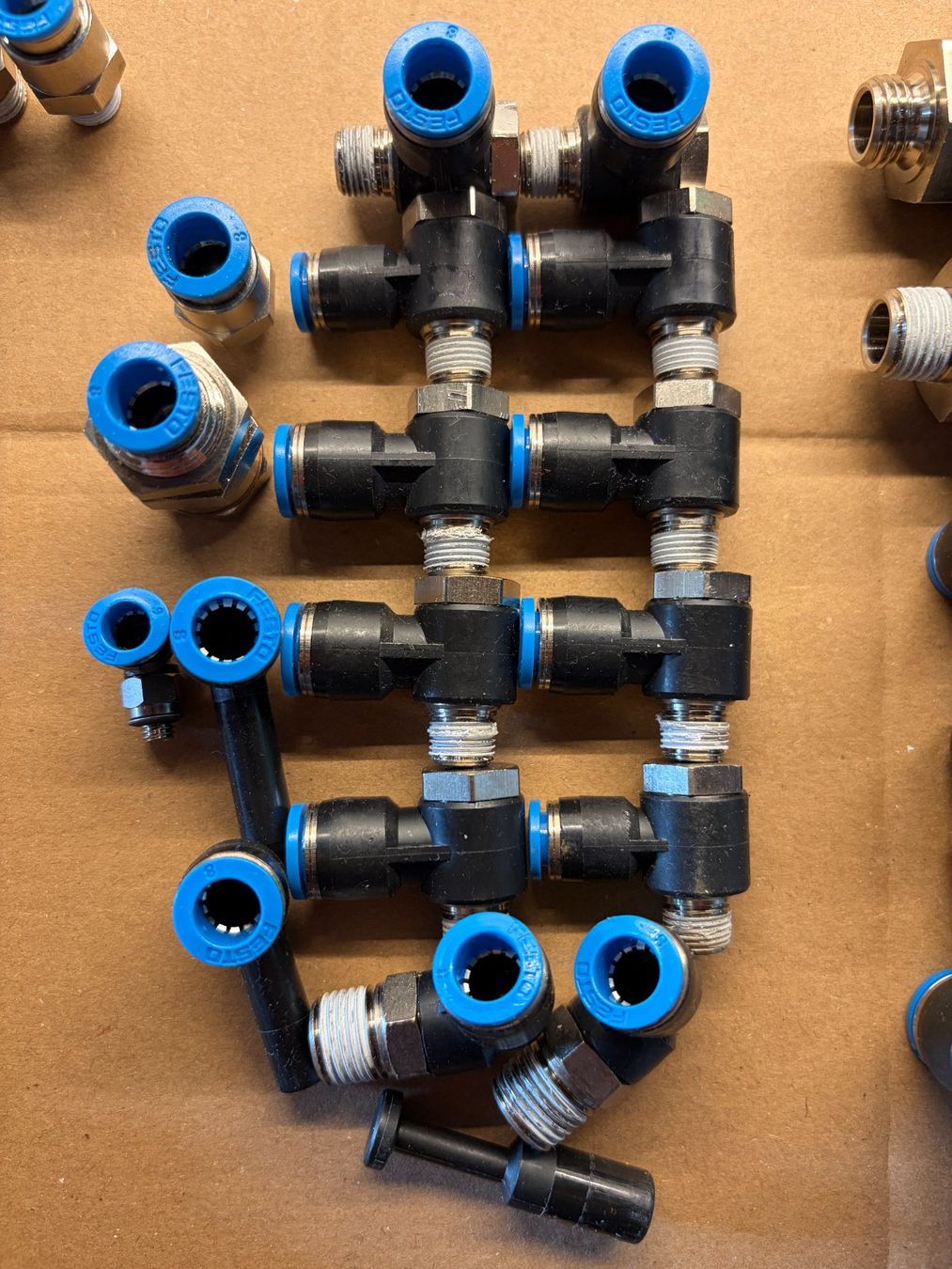 Festo Altro per industria metallurgica: Pneumatik Material - GEBRAUCHT – Usato da Aarberg venduto da umearocks 5