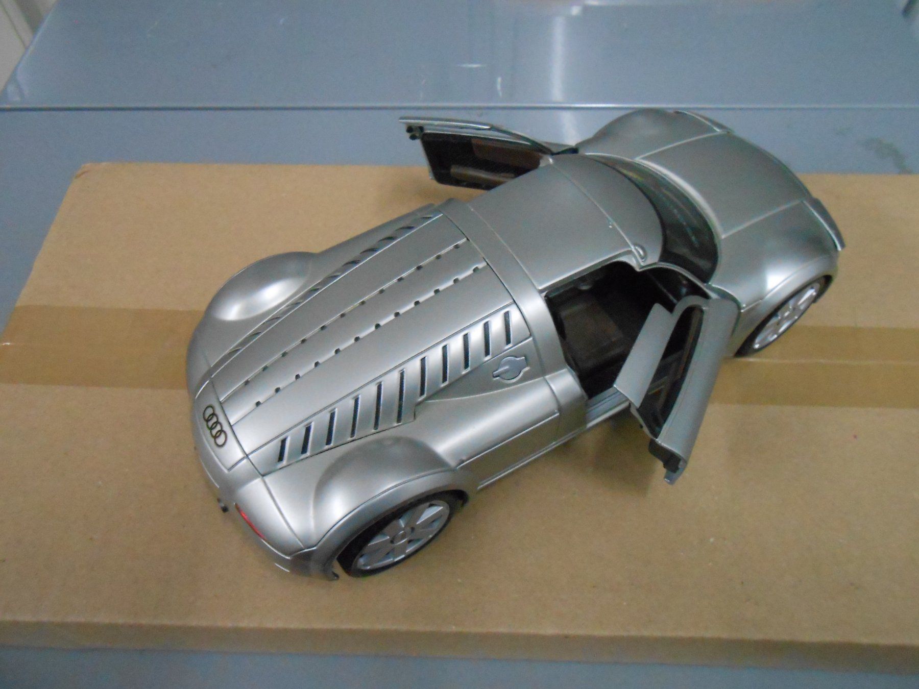 Audi Modellini d'auto: Audi-Supersportwagen Rosemeyer aus Metall – Usato da Hittnau venduto da luxor3 4