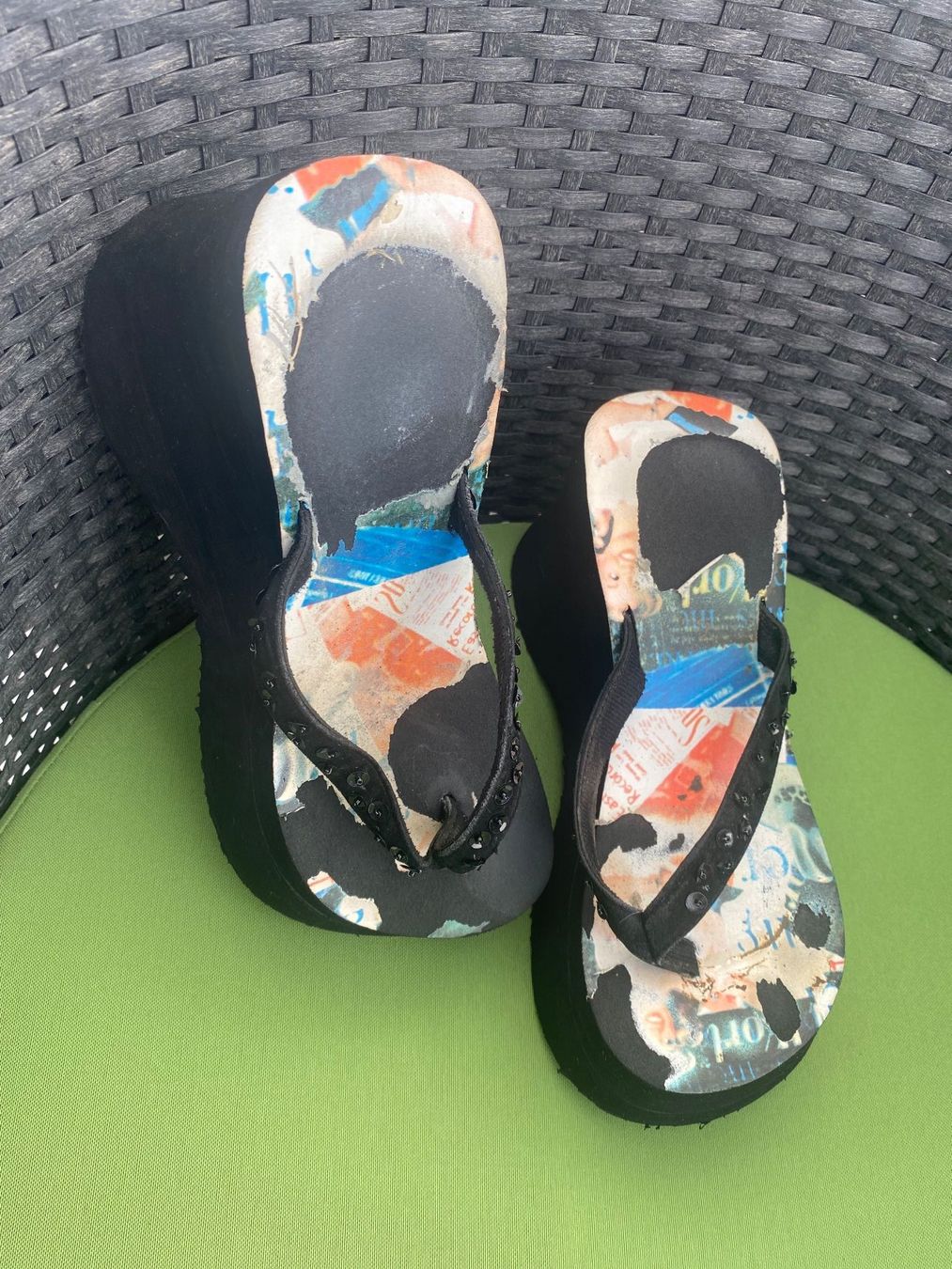Scarpe da donna: SUMMERTIME - stylische Flip-Flops mit Décor, nero, 40 – Usato da Winkel venduto da ferrari2022 2