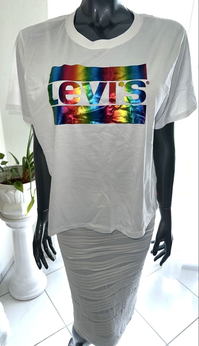 Levi's T-shirt: LEVI’S SHIRT GR. L NEU – Nuovo e nell'imballaggio originale da Unteraegeri venduto da MH203