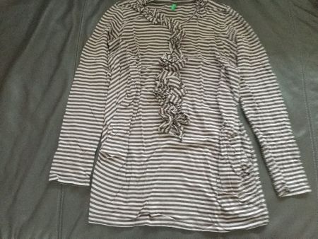Gepflegtes langgeschnittes Langarmshirt