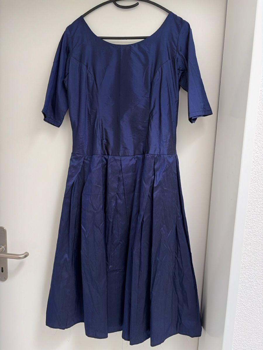 Vestiti: Seidenkleid, Gr. L – Nuovo (secondo la descrizione) da Pfungen venduto da era_fnc2