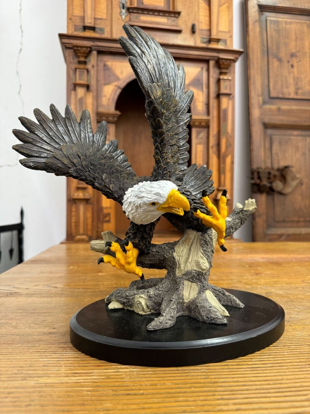 Figuren: Majestic American Bald Eagle Patriot Statue – Gebraucht aus Gsteig b. Gstaad von Auctionly 1