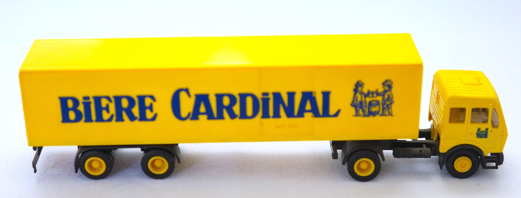 Feldschlösschen Bevande alcoliche: BIER MERCEDES AUFLEGERZUG VON CARDINAL 1:87 – Nuovo (secondo la descrizione) da Ipsach venduto da Merlux 1