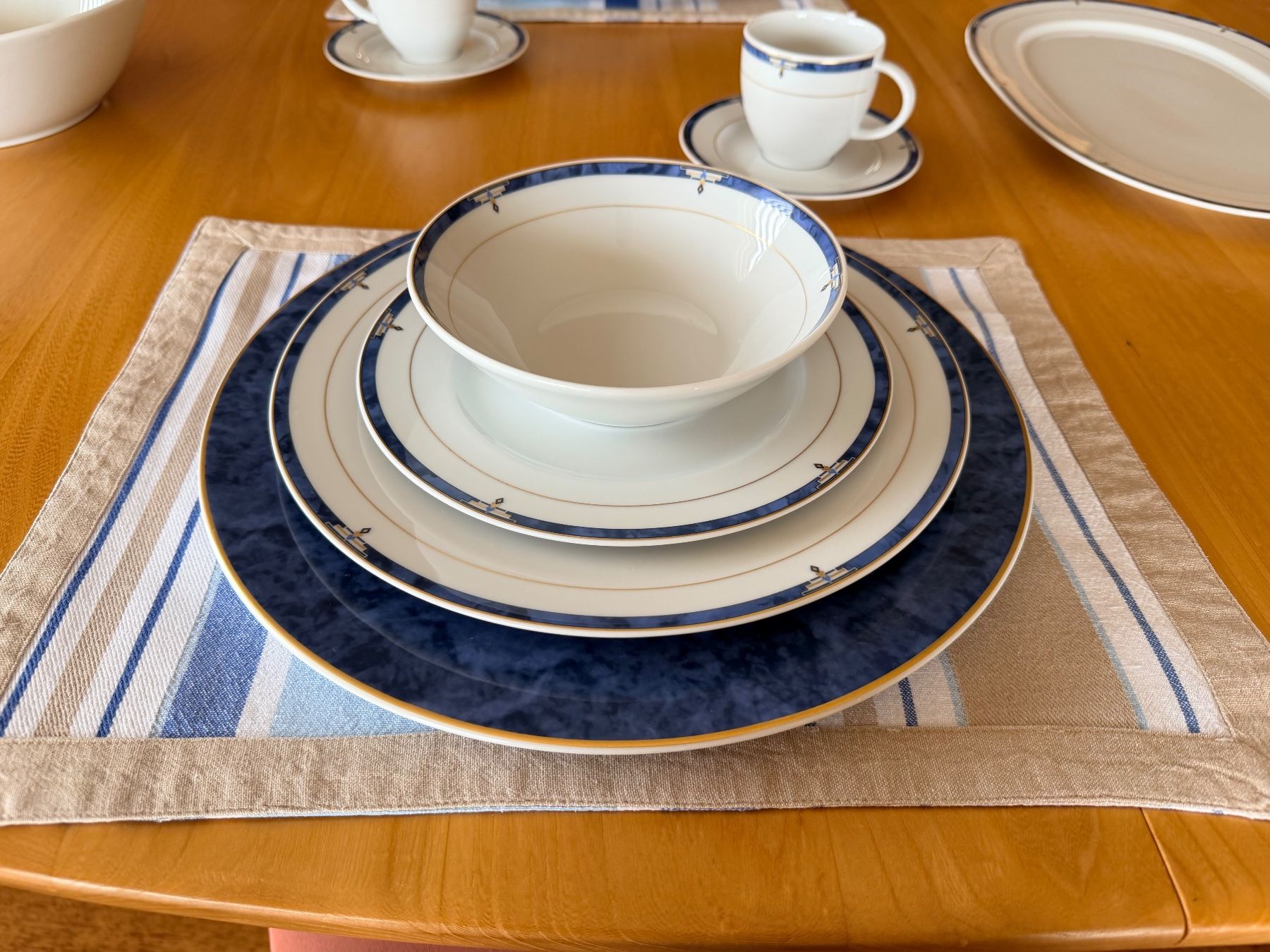 Arzberg Set di piatti: Service de table Retsch Arzberg – Usato da Mézières VD venduto da Unforgettable