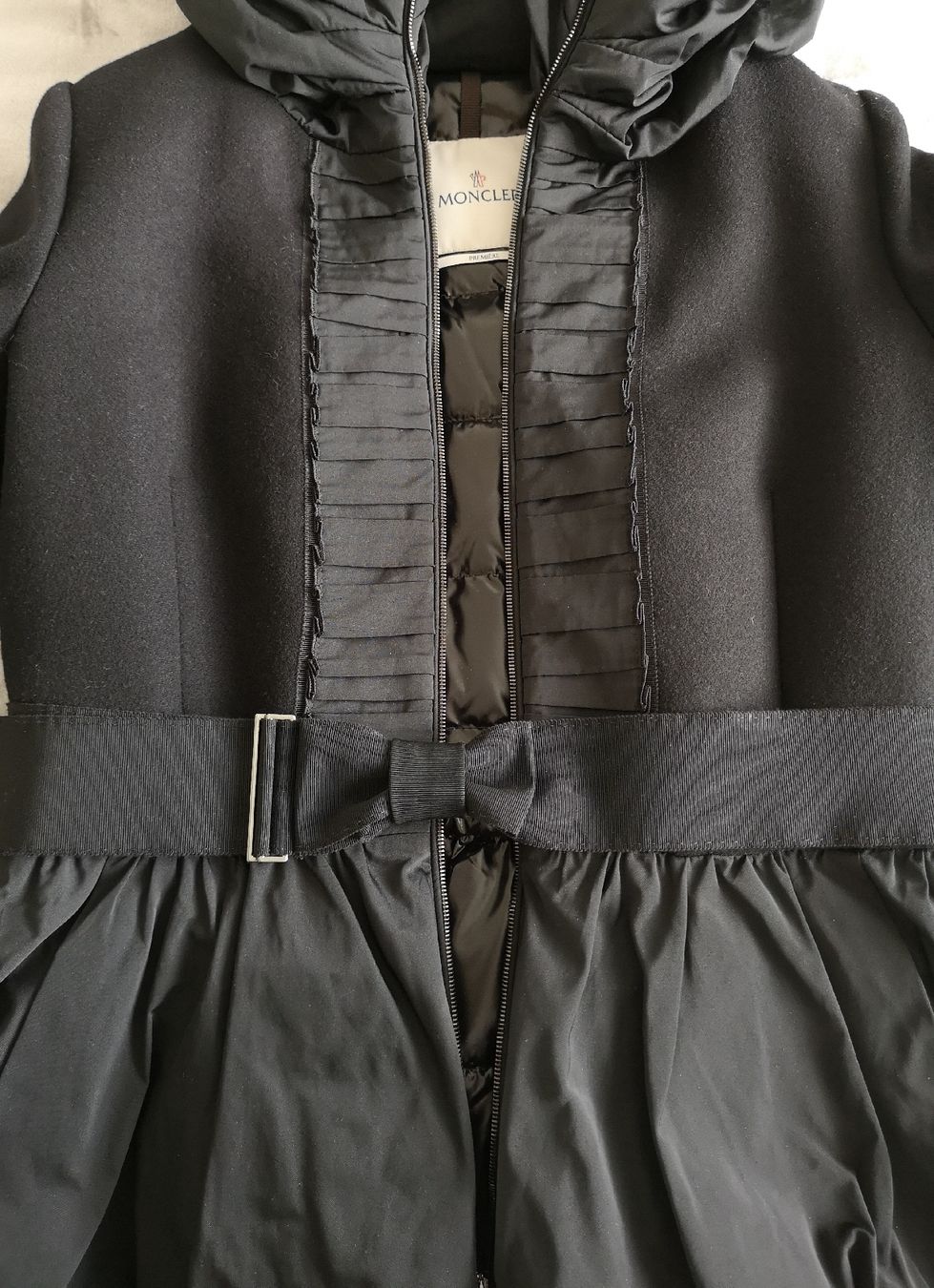Moncler Cappotti: Damenjacke schwarz von MONCLER Première – Nuovo e nell'imballaggio originale da Schaffhausen venduto da Captancemo 3
