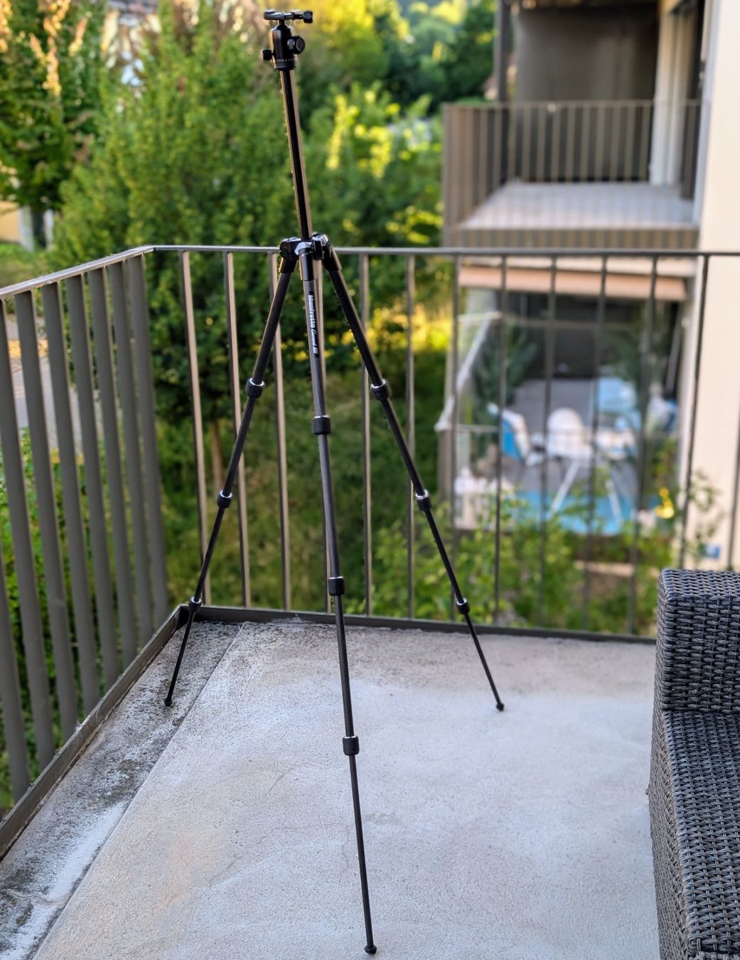 Manfrotto Trépieds & Accessoires: Manfrotto Element MII Carbon Tripod with Bluetooth Remote – D'occasion à Zürich par bobighorus 2