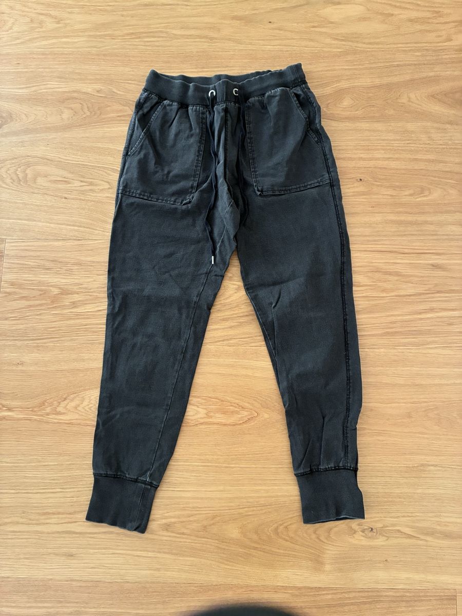 Pantalons: Hose – Neuf avec emballage d'origine à Bassersdorf par secondhand_clothing
