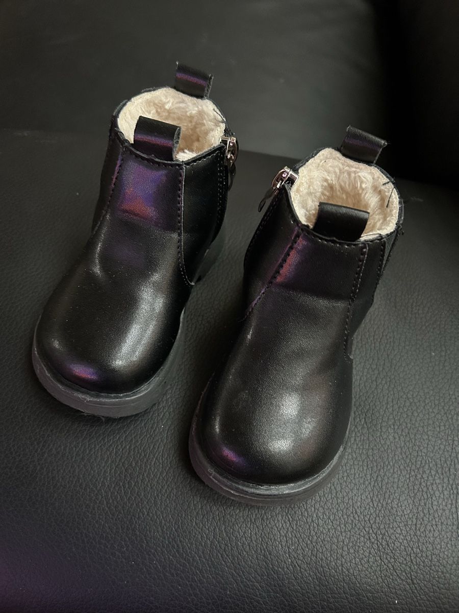 Scarpe per ragazzi: Kinder stiefeln Grösse 22 – Usato da Läufelfingen venduto da Kitty_St