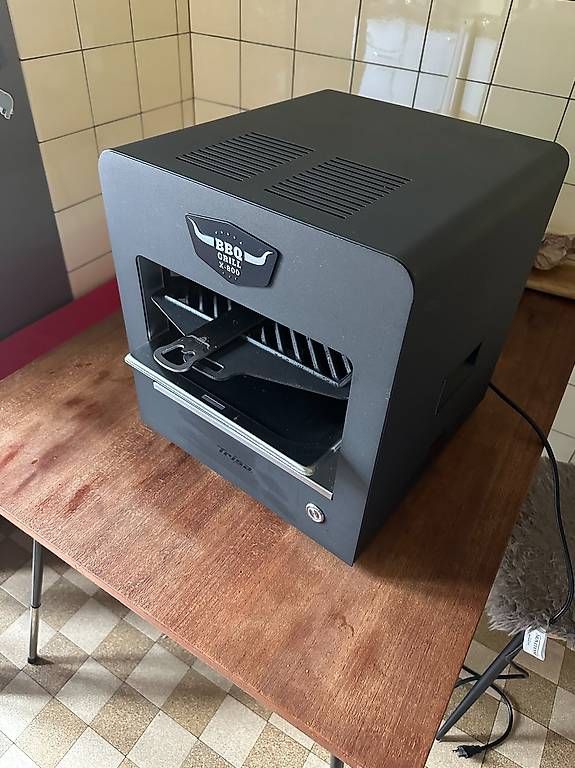 Trisa Elettrodomestici da cucina: Trisa BBQ Grill X-800  perfekte Indoor-Steaks – Usato da Basel venduto da AndreasZuckerman 1