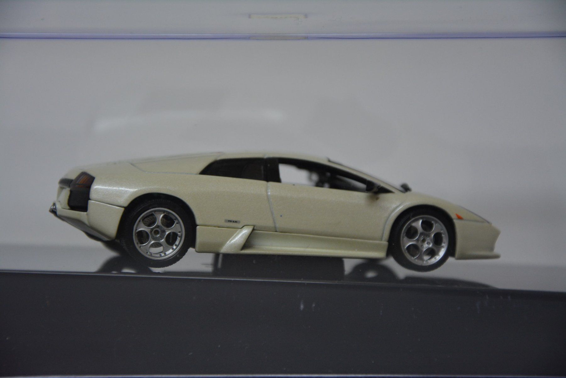 Lamborghini Modellini d'auto: Lamborghini Murciélago 2001 ,  AUTOart , 1:43 – Nuovo e nell'imballaggio originale da Goldach venduto da Feivel9 3