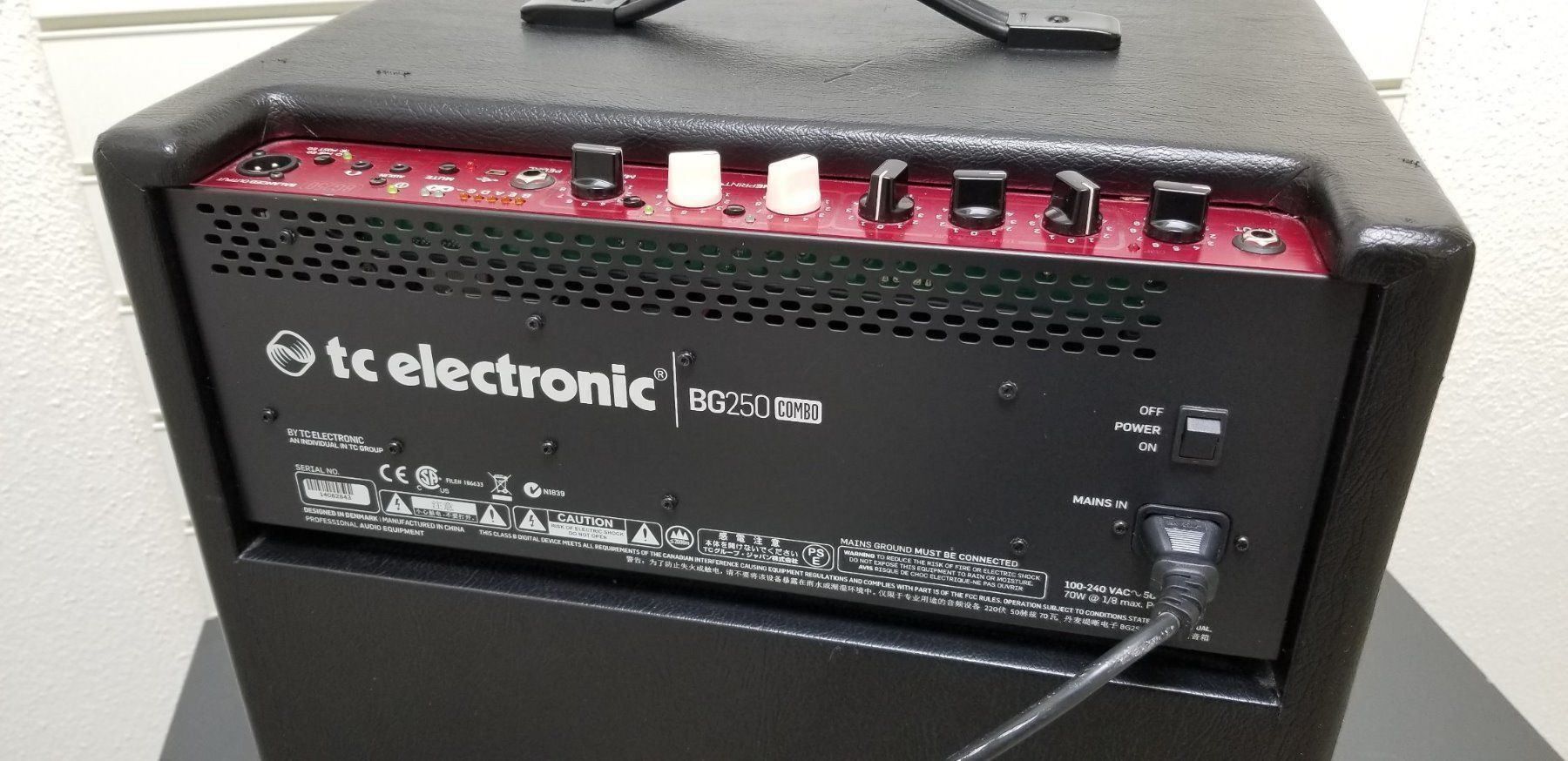TC Electronic Amplificatori: TC Electronic BG 250-112 Bass Combo – Usato da Glattbrugg venduto da Swissmusik 3