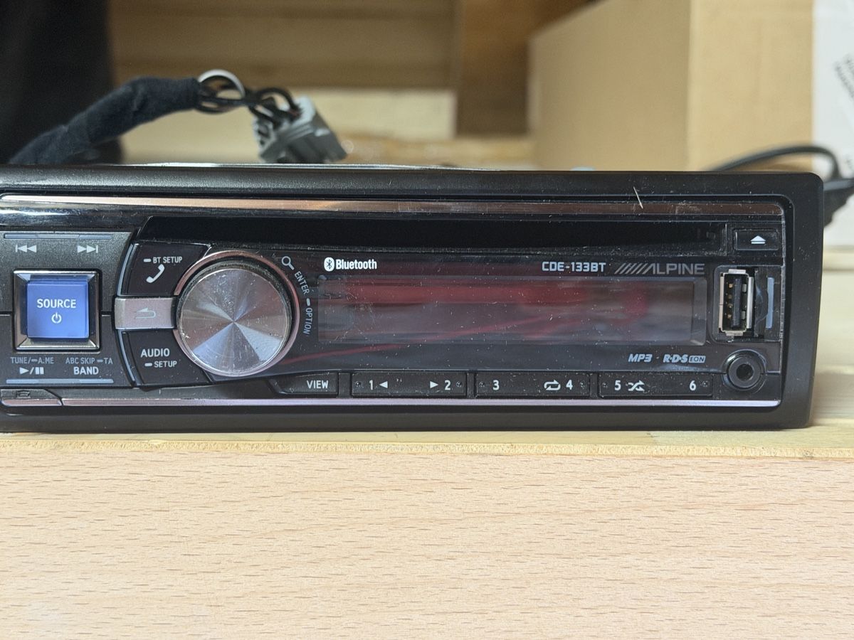 Alpine Radio: Autoradio Alpine CDE-133BT Bluetooth MP3 gebraucht – Usato da Zweisimmen venduto da mar_jw6w 1