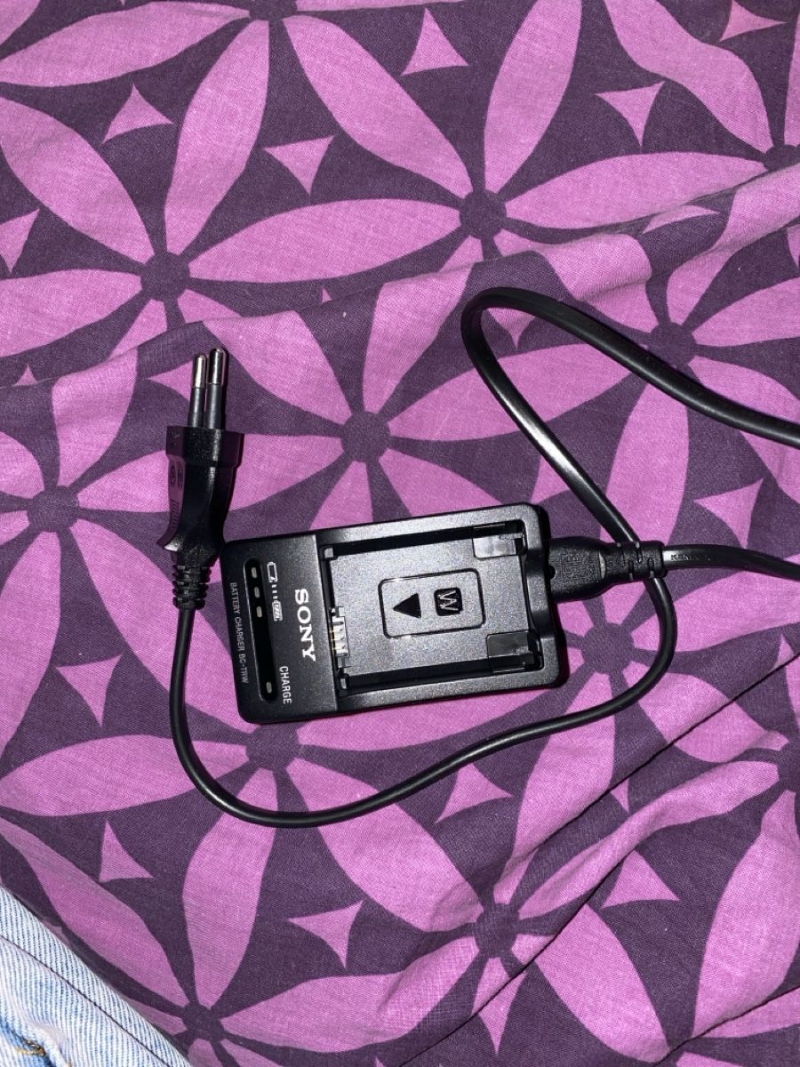 Sony Fotocamera: Sony Alpha 6100 Neu Wenig gebraucht – Nuovo (secondo la descrizione) da Breitenbach venduto da Waslosbratan 5