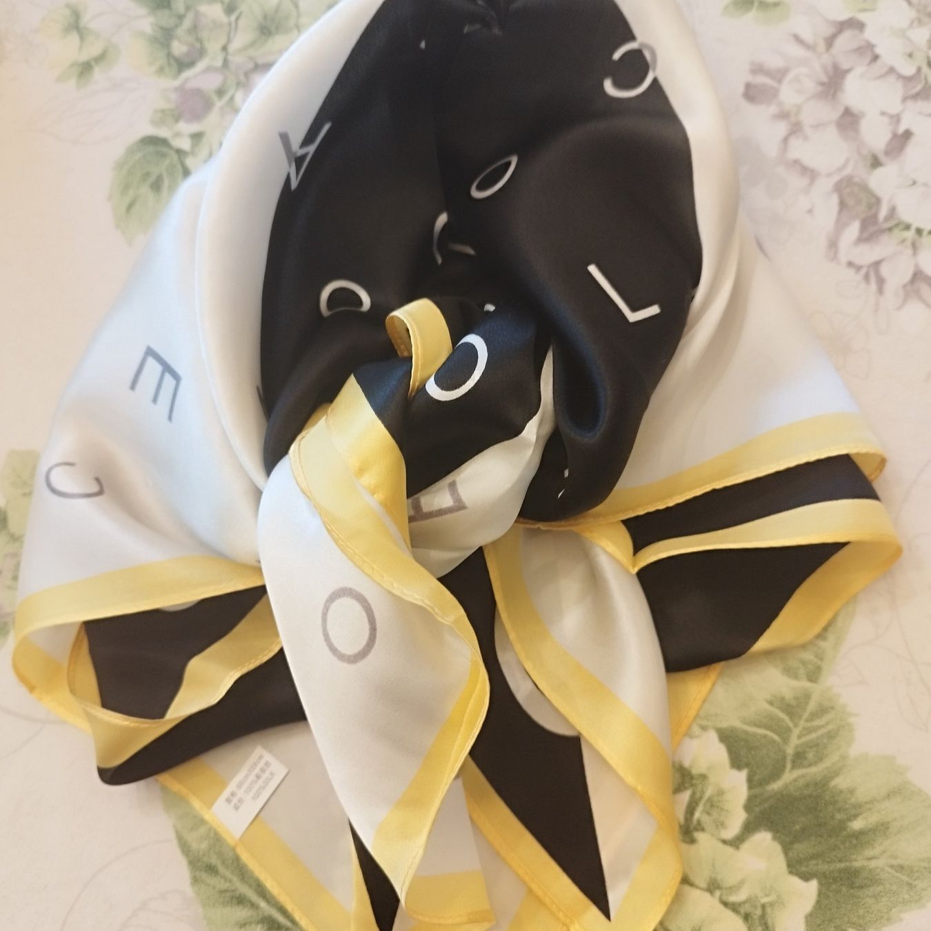 Foulard & Sciarpe: Foulard damen new – Nuovo e nell'imballaggio originale da Basel venduto da pro_79rs 2