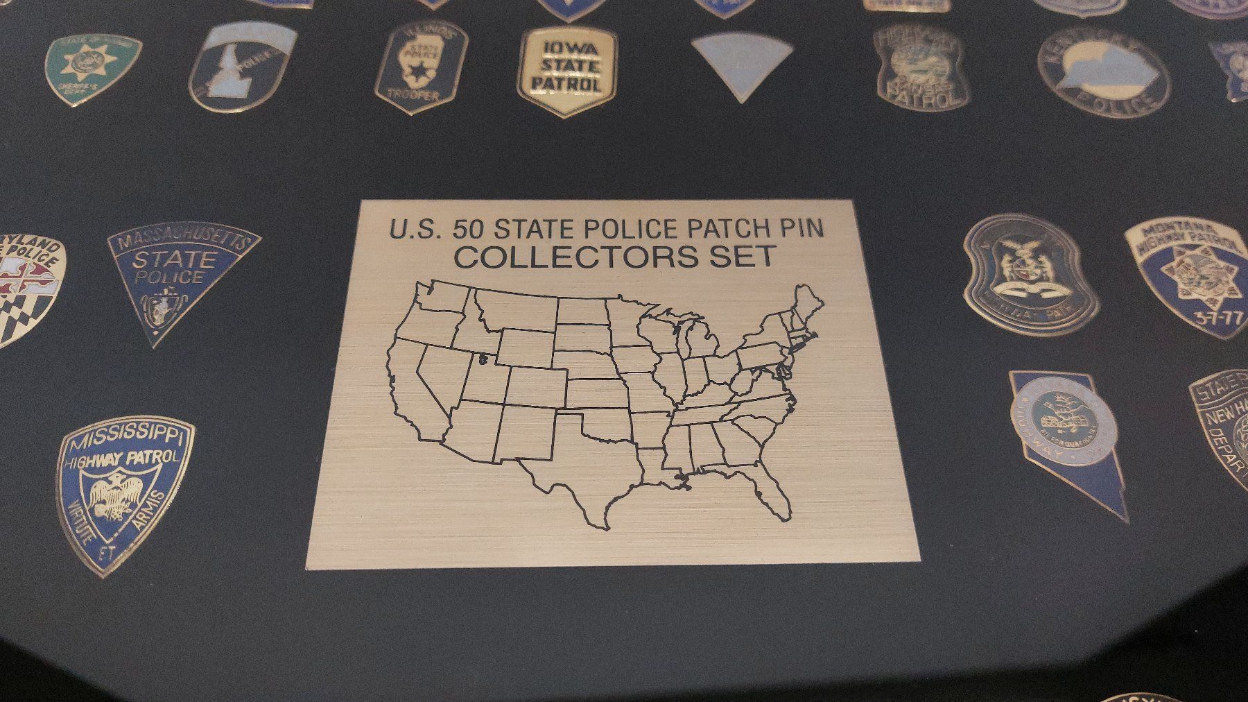 Placchette & Badge: U.S.50 STATE POLICE PATCH PIN COLLECTORS SET – Nuovo (secondo la descrizione) da Dornach venduto da Lok-Service-56 1