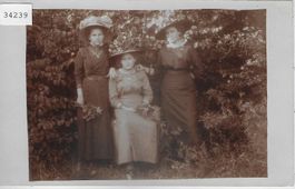 Familien-Foto - Die Damen des Hauses - 14. Nov. 1912