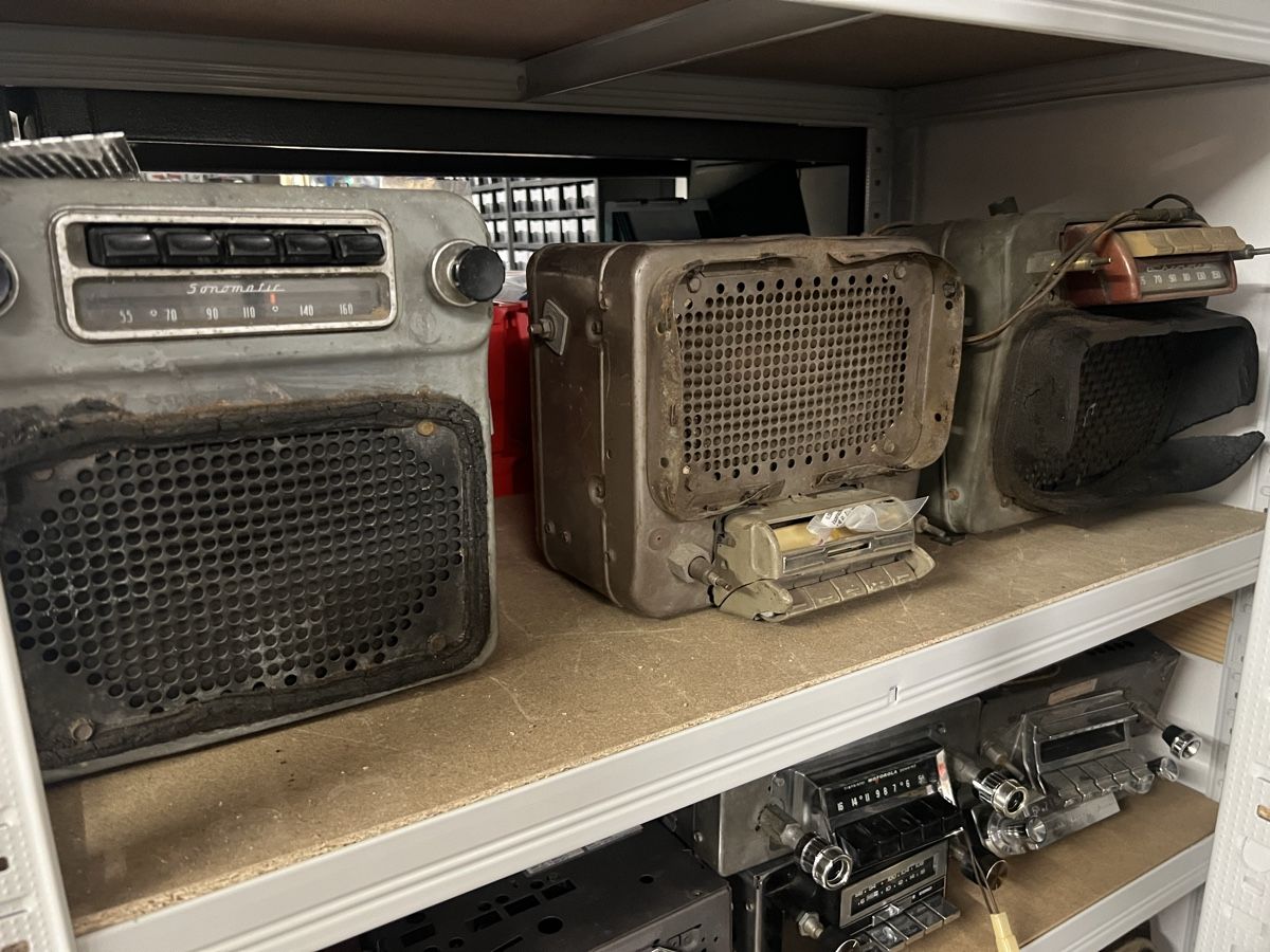 Radios: 60 Oldtimer Autoradios – Défectueux à Steffisburg par gfell2 4
