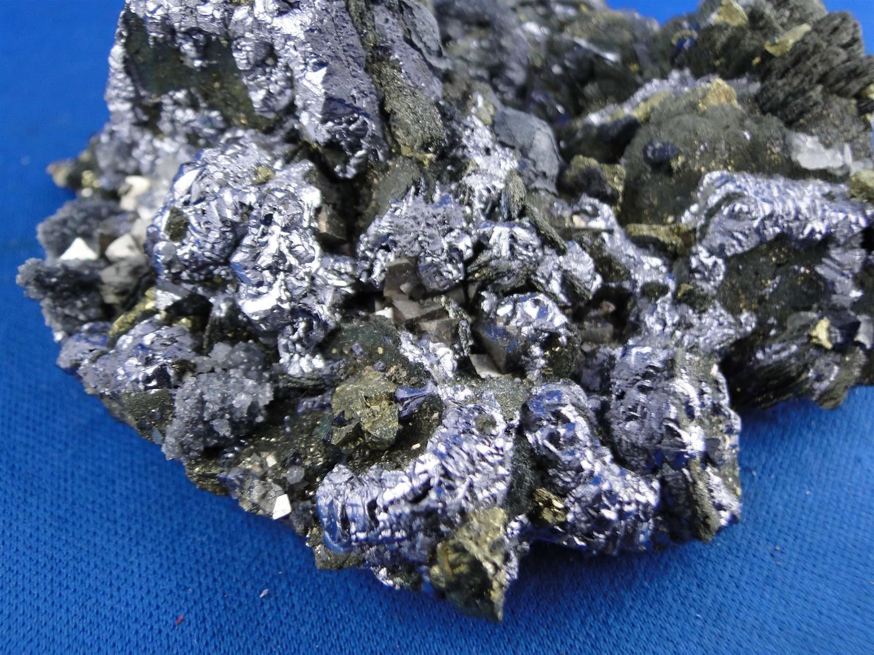 Minerali & Pietre curative: Pyrrhotit mit Galena – Usato da Schinznach Bad venduto da Demerald 1