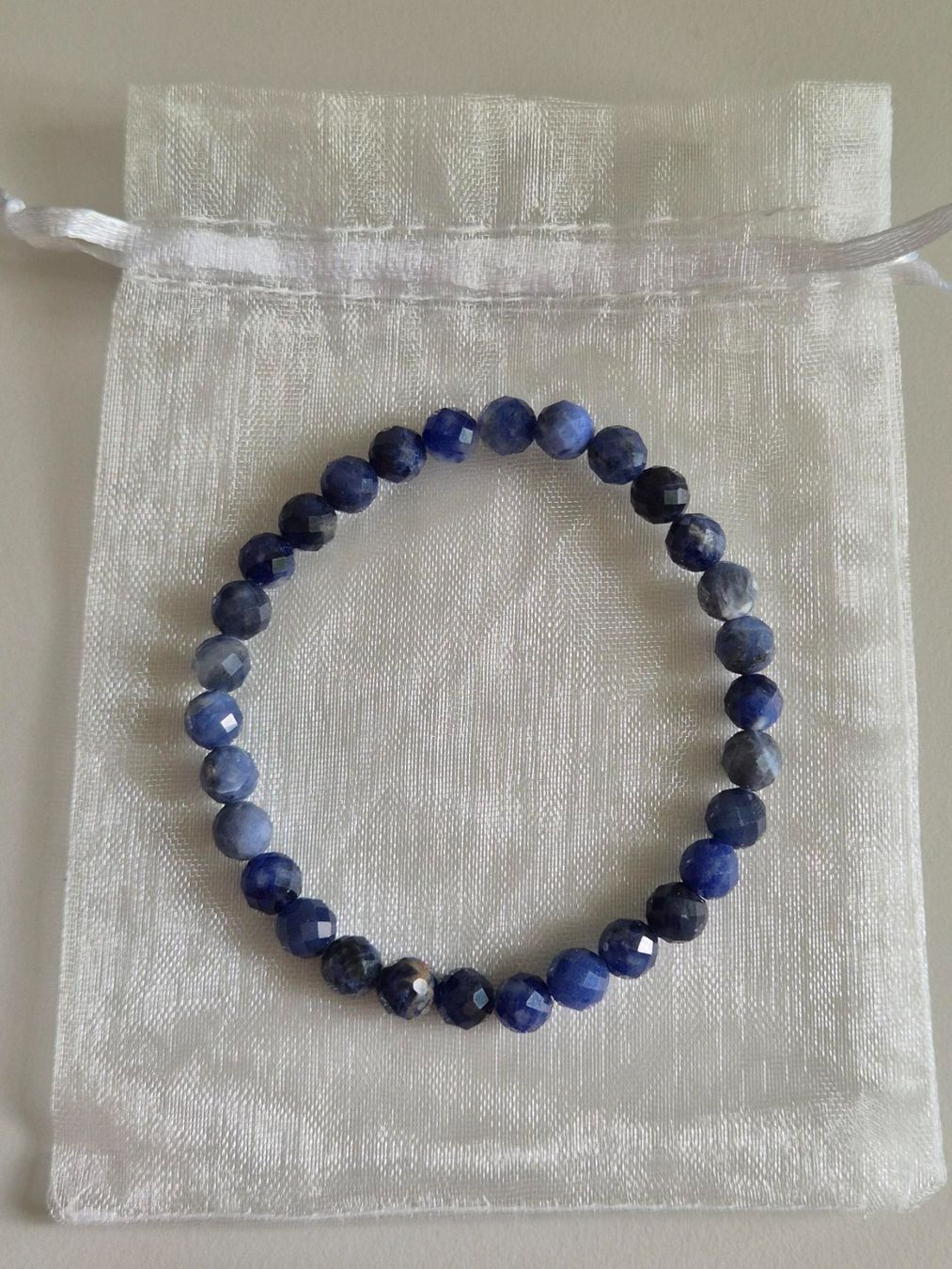Bracciali & Braccialetti: Sodalith facettiert Armband 6mm – Nuovo e nell'imballaggio originale da Rüti ZH venduto da pep_l9zp