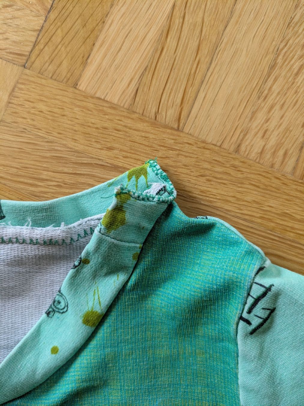 Pullover & Sweatshirts: Kinder Langarmshirt mit Traktor Motiv, Grösse 98 – Gebraucht aus Adlikon b. Andelfingen von IlonaSp 3