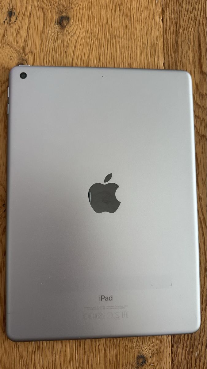 Apple Tablet PC: iPad 5. Generation – Gebraucht aus Mosnang von paradisu_corsu 3
