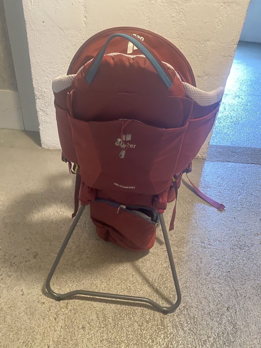 Porte-bébés ventraux & dorsaux: Deutet Kid Comfort dunkelrot – D'occasion à Weesen par AlexZ. 1