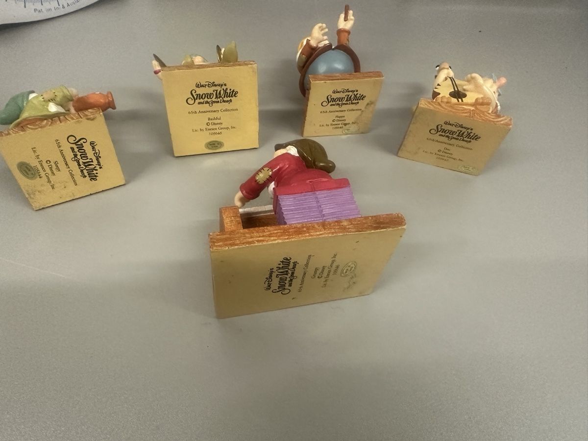 Disney Statuette: Snow white Schneewittchen Zwerge Enesco Disney – Usato da Deitingen venduto da Himhip 1
