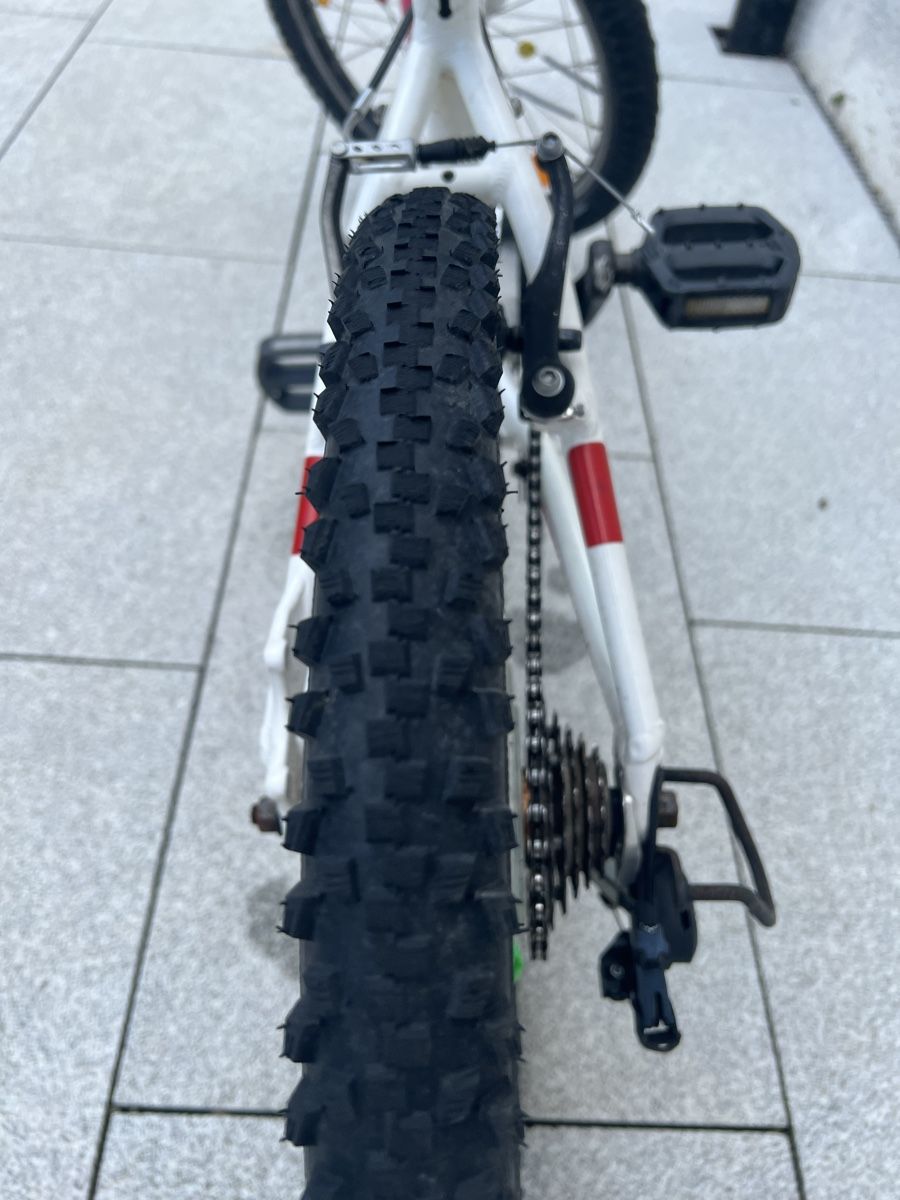 Specialized Biciclette: Specialized Hotrock 20 Kinderfahrrad Velo Weiss – Usato da Küsnacht ZH venduto da dps_mc9z 8
