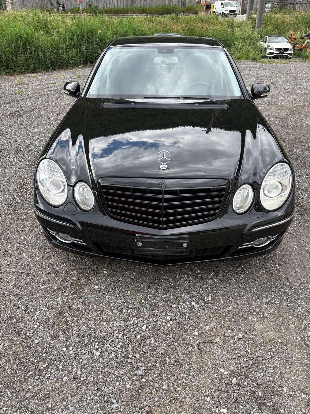 Mercedes-Benz Automobili: Schwarzer Mercedes-Benz E 280 – Usato da Visp venduto da mbb_xs75 8