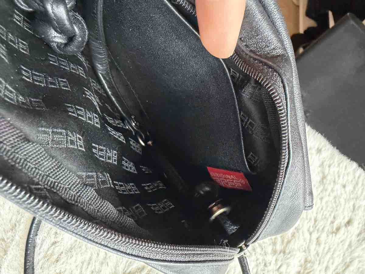 Bree Taschen für Damen: Umhängetasche Bree Leder schwarz – Gebraucht aus Rümlingen von Secondhand_statt_neu 1