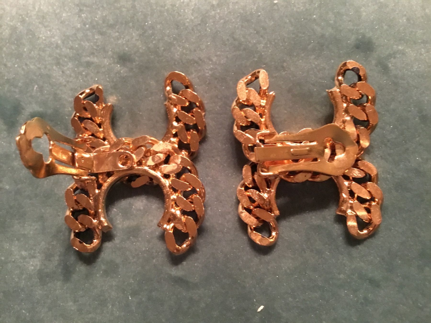 Ohrringe & -stecker: Boucles d’oreilles clips chaîne dorée – Neu und originalverpackt aus Le Landeron von nic_8hd5 1