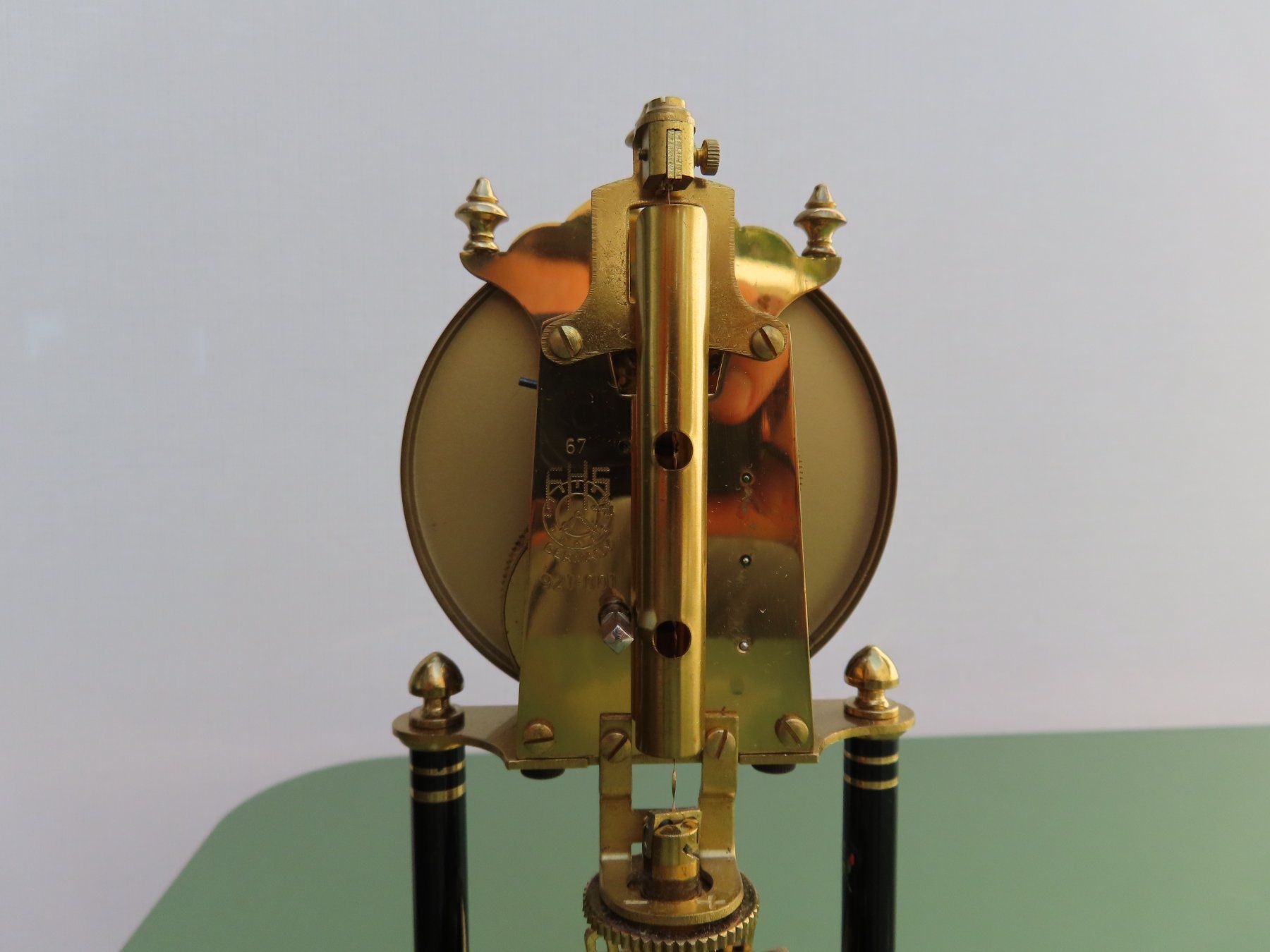 Pendules & Horloges murales: Schöne Hermle Uhr mit Drehpendel – D'occasion à Reinach BL par WBZ-Flohmarkt 4