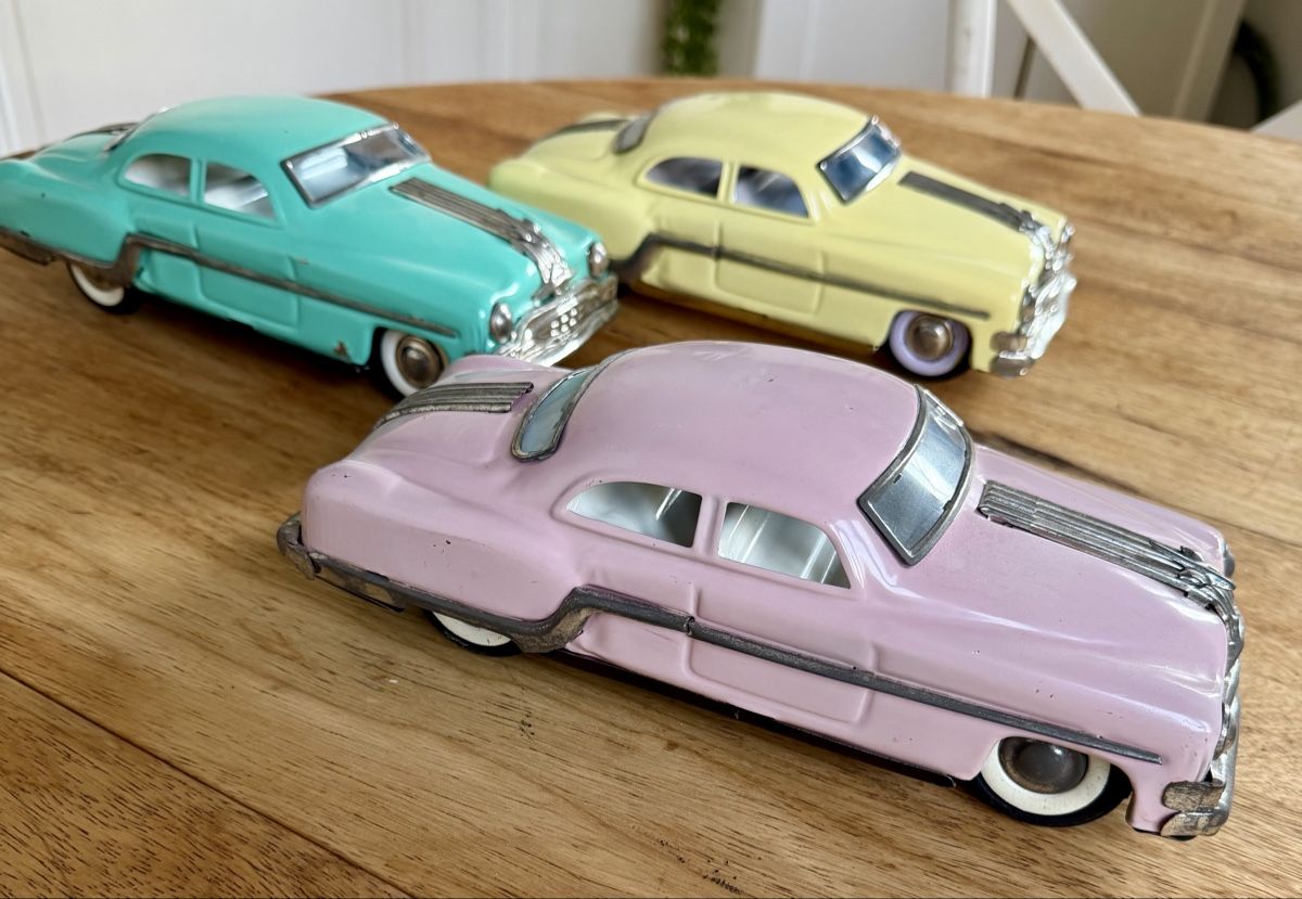 Giocattoli: 3 Blechautos Modell Oldtimer Set akzeptabler Zustand – Usato da Fribourg venduto da Fmia 1