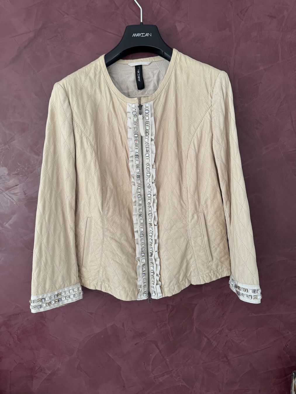 Marc Cain Giacche: Marc Cain Lederjacke N2 Gr 36 Jacke mit Steinen – Nuovo (secondo la descrizione) da Wauwil venduto da machneu11 1