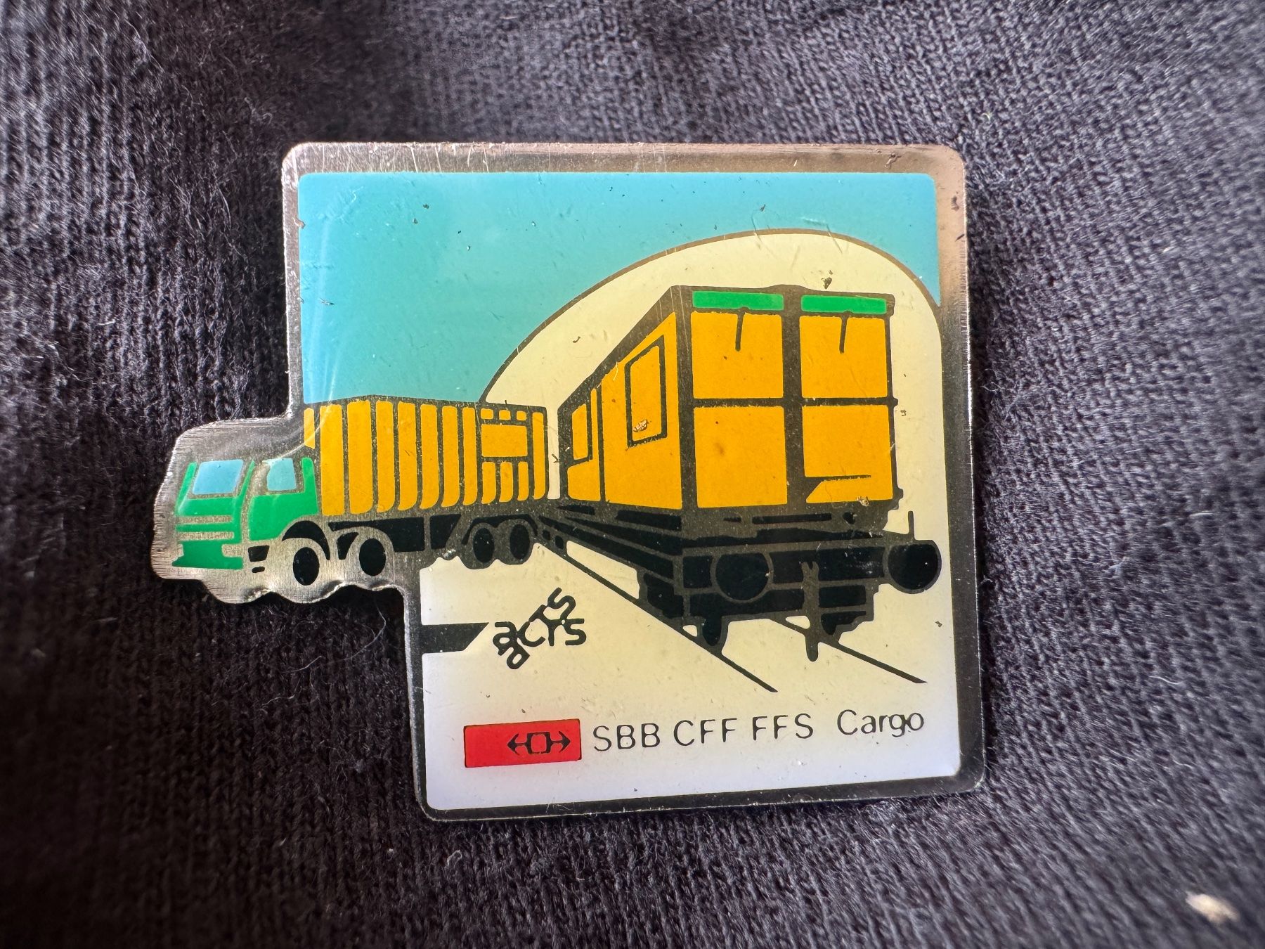 SBB/CFF/FFS Placchette & Badge: Pin pins SBB UCS cargo – Usato da Neuchâtel venduto da _Easy_to_Find_