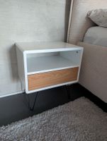 Nachttisch weiss mit Schublade Holzoptik guter Zustand