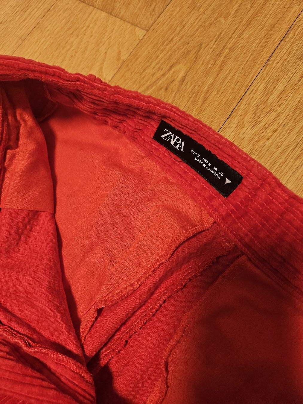 Zara Pantaloni: Zara corduroy trousers red S – Usato da Männedorf venduto da eli_y5vn 4