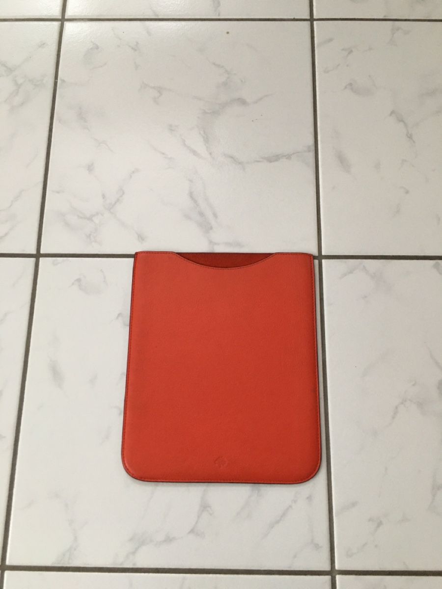 Tablet PC: Fodera per il ipad – Usato da Schwyz venduto da Francesca54 2