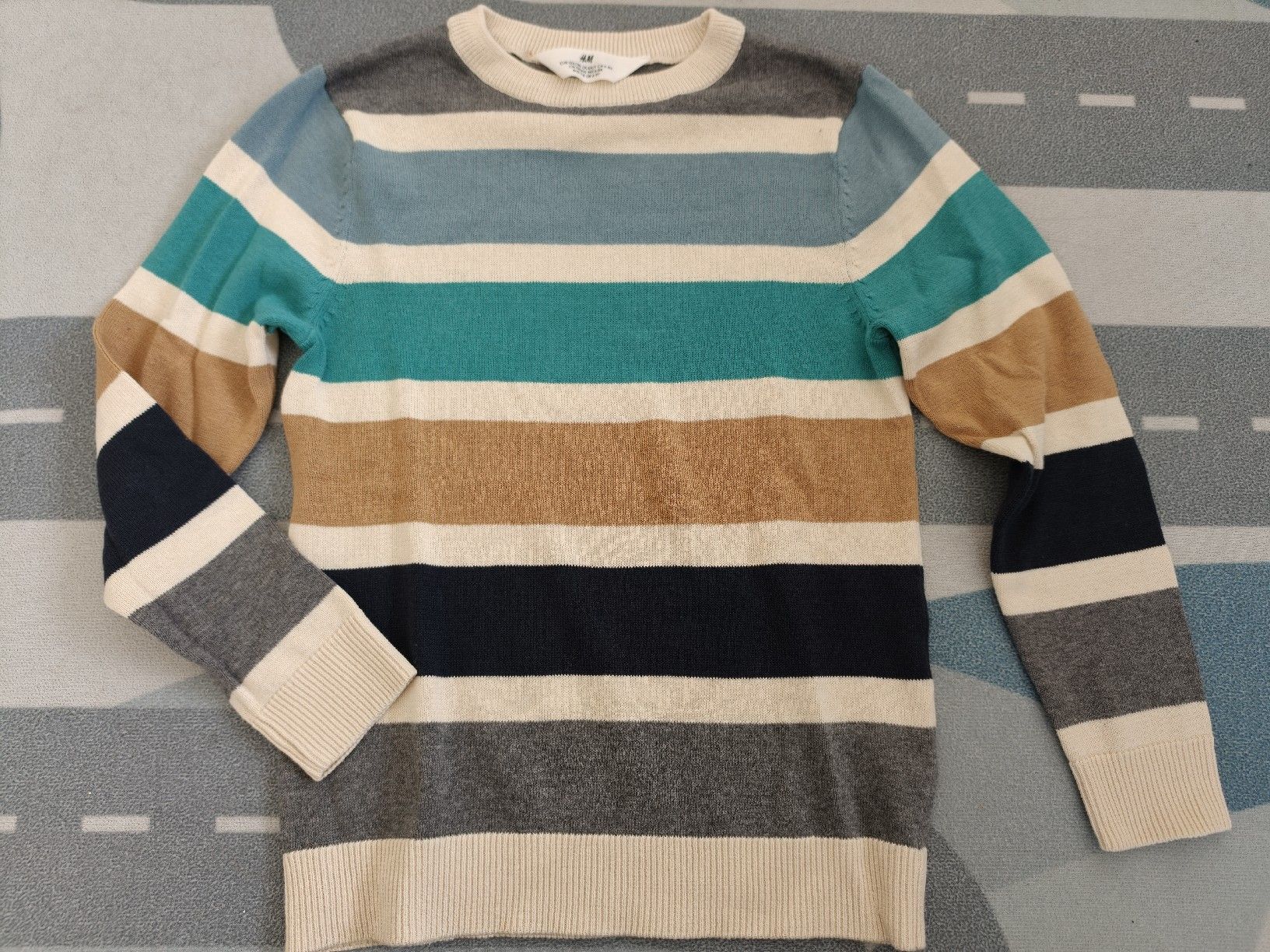Kleiderpakete & -sets: 6 Pullover Set Kinder Gr. 122/128 gebraucht – Gebraucht aus Naters von Nikii 5