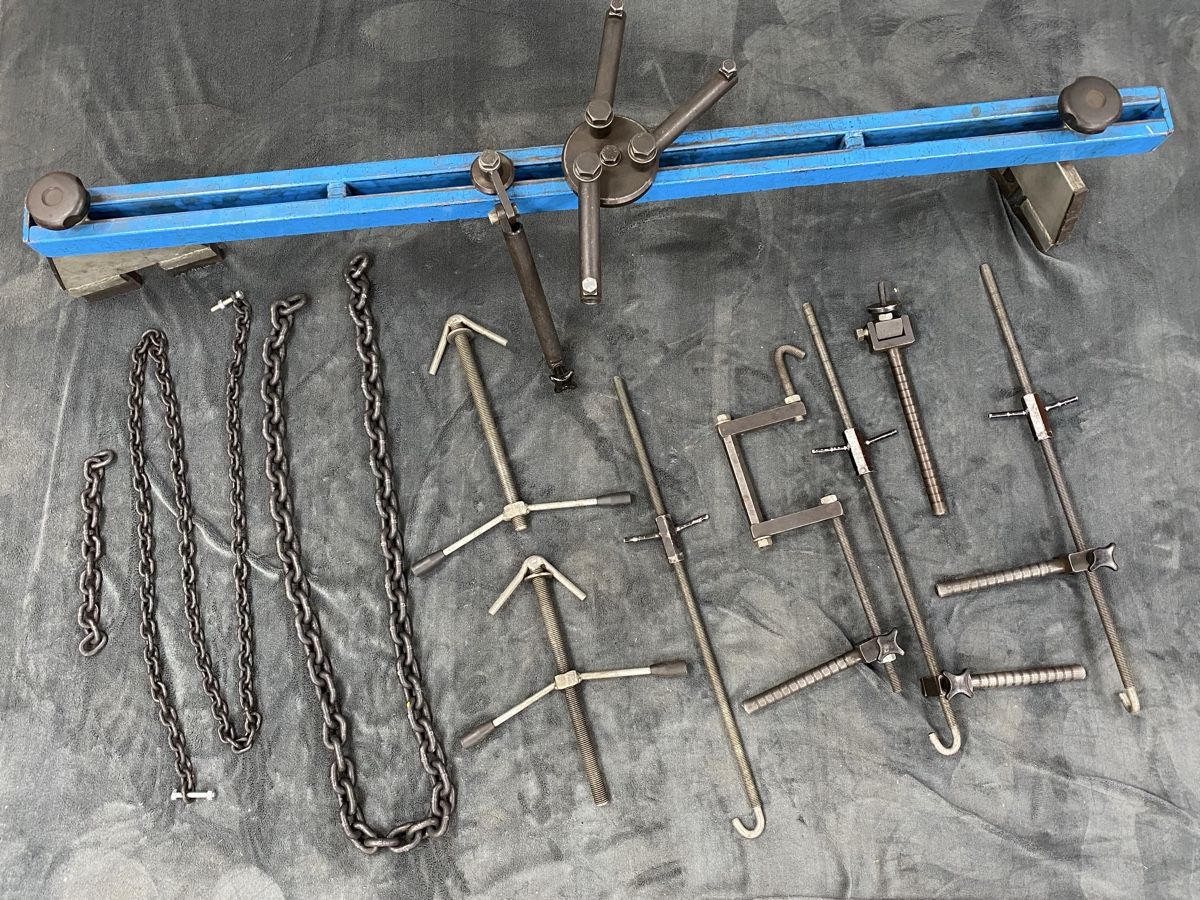 Tous les outils: Motorstütze mit Zubehör  – D'occasion à Hägglingen par Karin0802