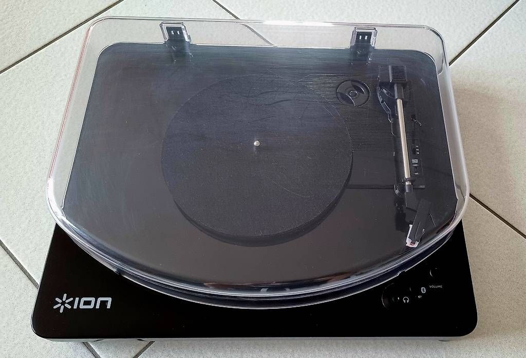 Giradischi: Platine Vinyle ION Air LP - Bluetooth - État Impeccable! – Usato da Chez-le-Bart venduto da Rouz 2