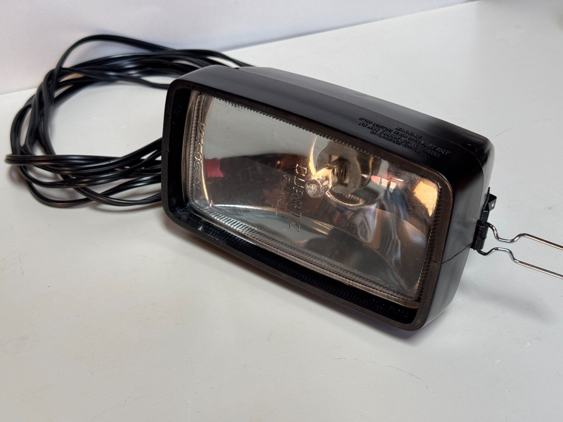 Scheinwerfer: Handlampe 12 Volt = – Gebraucht aus Ins von Revue-1000 7