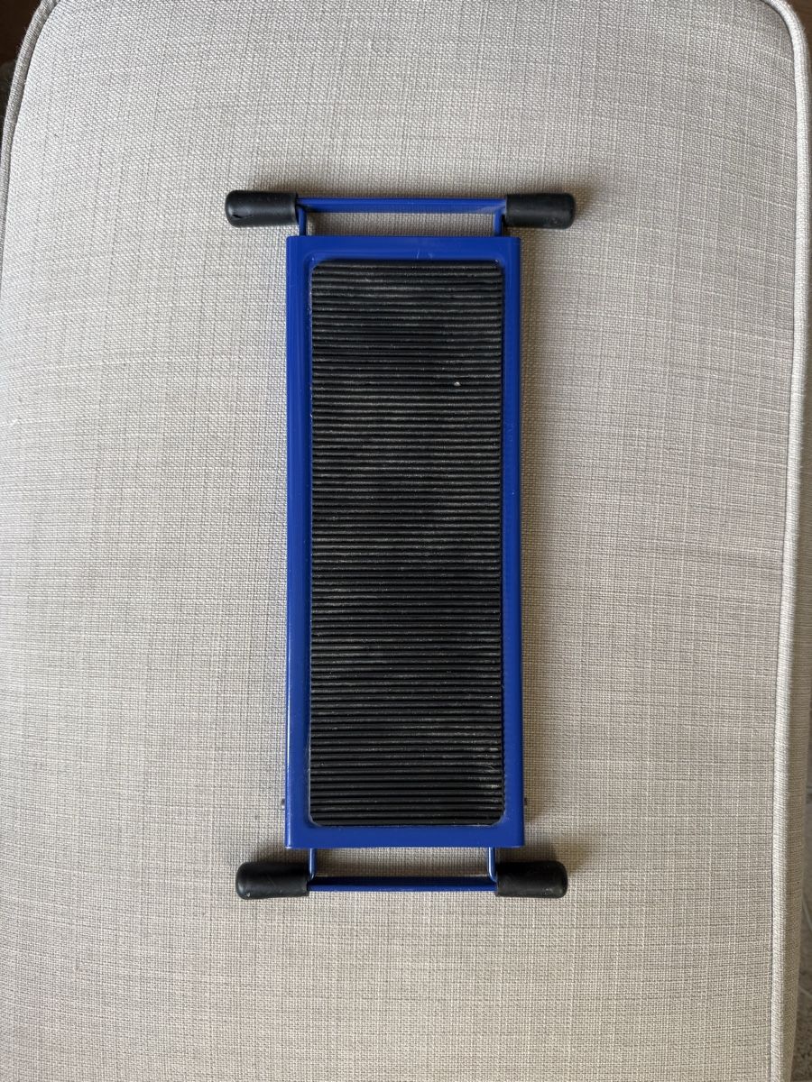 Sgabelli: Adjustable guitar footrest – Usato da Baar venduto da Julemmen 2
