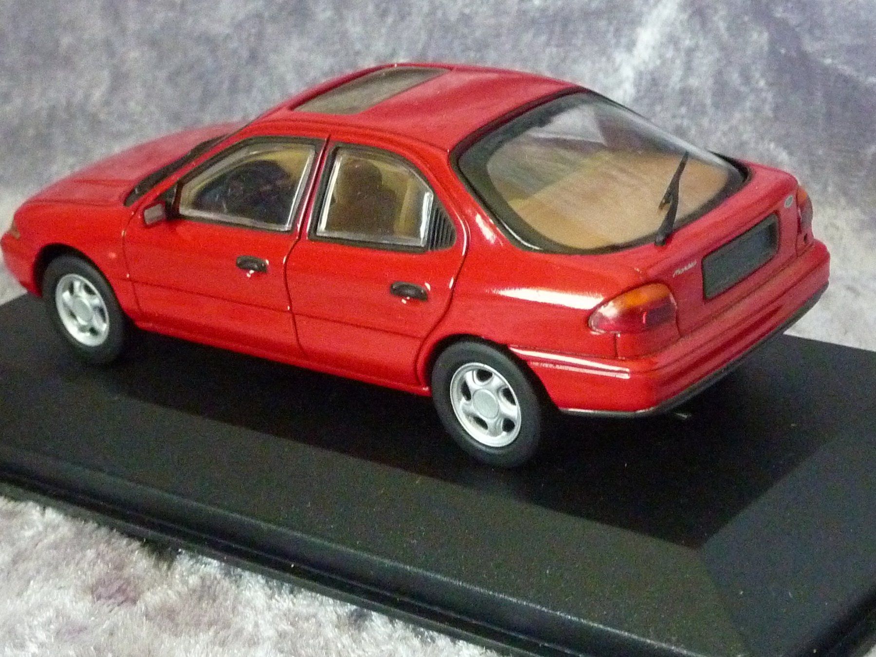Minichamps Modellini d'auto: Ford Mondeo rot 1:43 – Nuovo e nell'imballaggio originale da Dürrenäsch venduto da modellautos4you 3