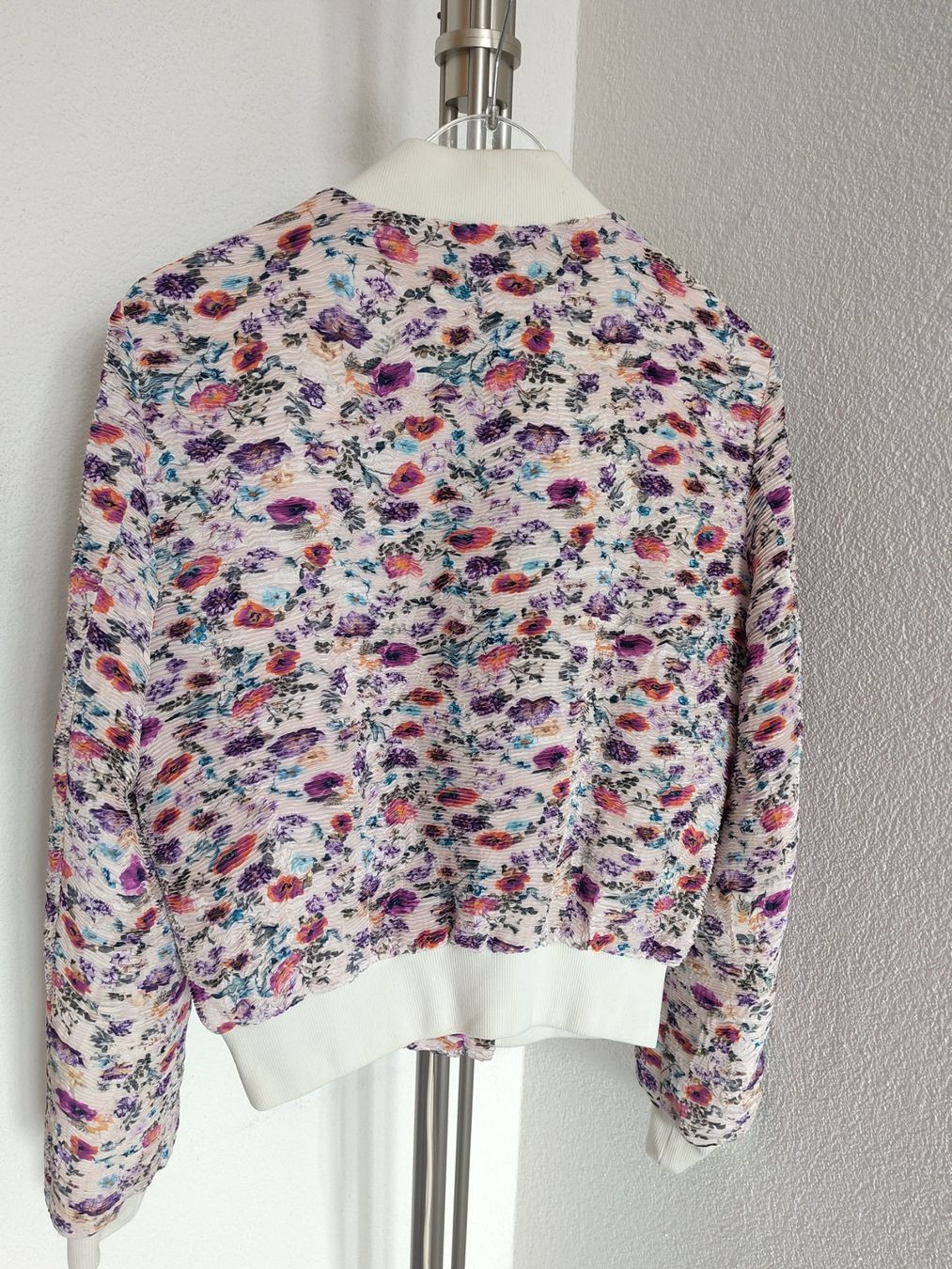 MSGM Giacche: MSGM Jacke mit Blumen Gr. 34-36 neuwertig – Usato da Arbon venduto da Franca1979 1