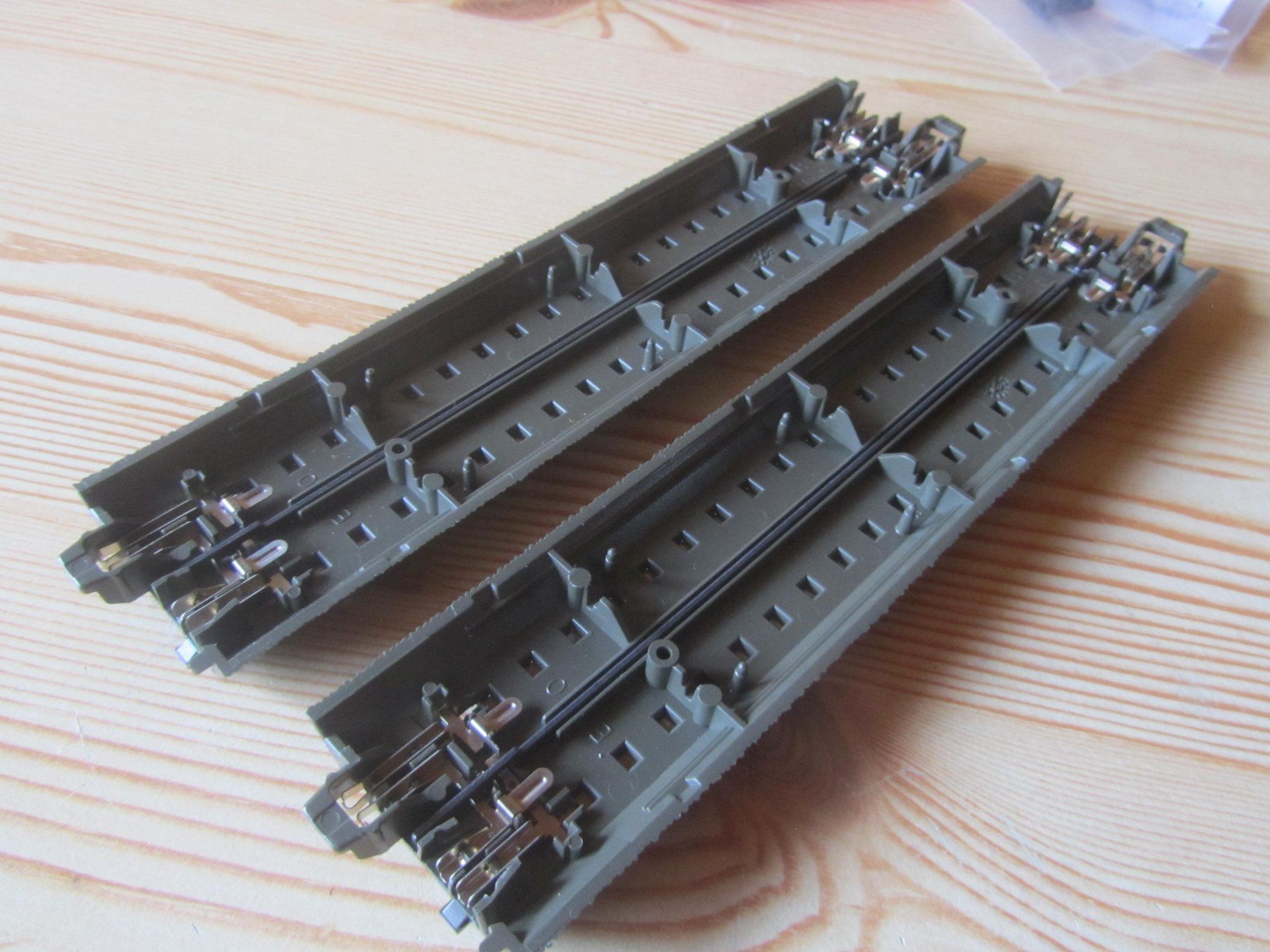 Märklin Modelleisenbahnen: Märklin HO 2x 24172 Gerades C-Gleis – Neu (gemäss Beschreibung) aus Porrentruy von Tarascon 2