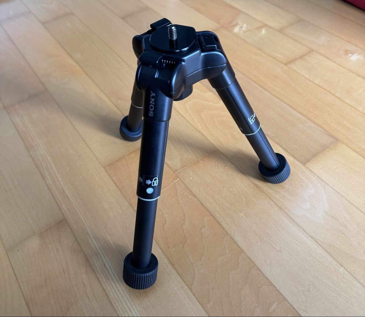 Trépieds & Accessoires: Sony Tisch- / Mini-Stativ (Micro-Tripod) – D'occasion à Busswil BE par Michael_Kobe