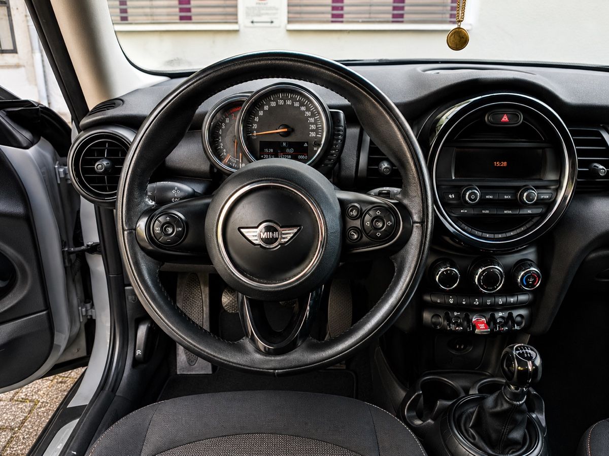 Mini Autos: Mini One – Gebraucht aus Embrach von ssr_t5qb 1